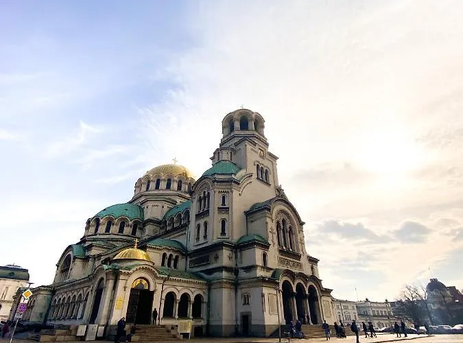 Sunny With A View In Center *