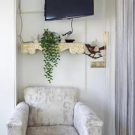 Sunny With A View In Center