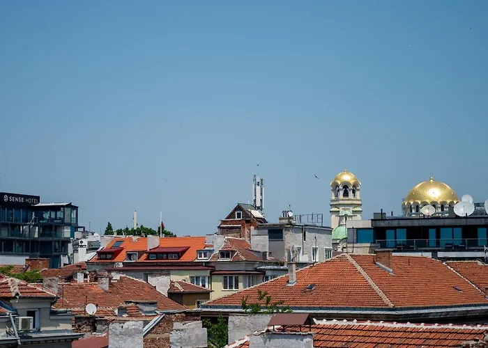 Апартамент Sunny With A View In Center