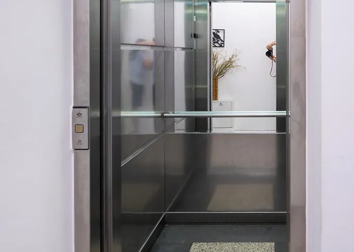 Sunny With A View In Center