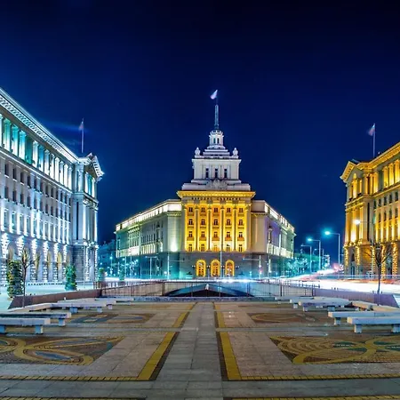 Sunny With A View In Center Апартаменты София